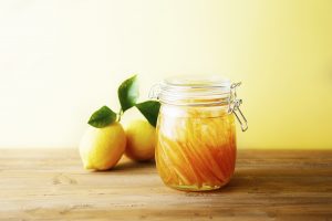 甘酸っぱくて、ほろ苦くて。レモンピールはちょっと大人なアクセント。