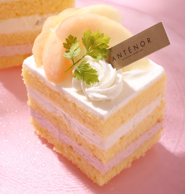 04_桃のショートケーキ
